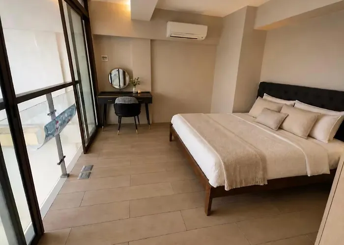Miya's Crib L Staycation Eastwood Le Grand Tower 3 Quezon Hotel